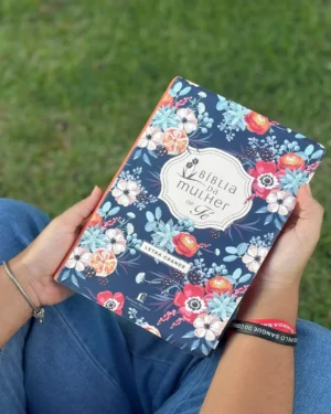 Bíblia da Mulher de Fé NVI Letra Grande com 366 Devocionais